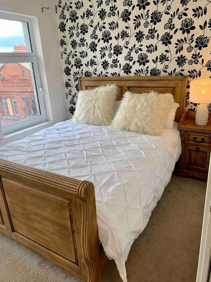 Lovely 2 Bedroom Modern Loft Apartment Sea View Morecambe Kültér fotó